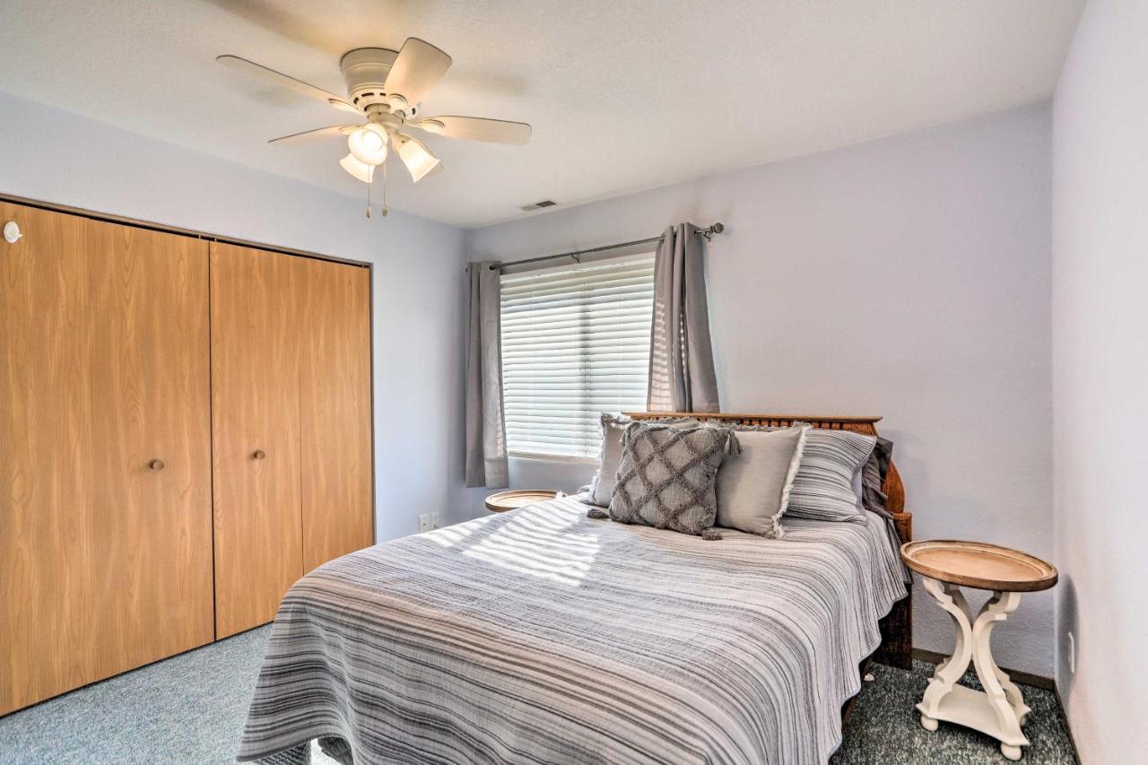 Quaint Couples Escape Pool, Near Erie! Apartamento Oak Harbor