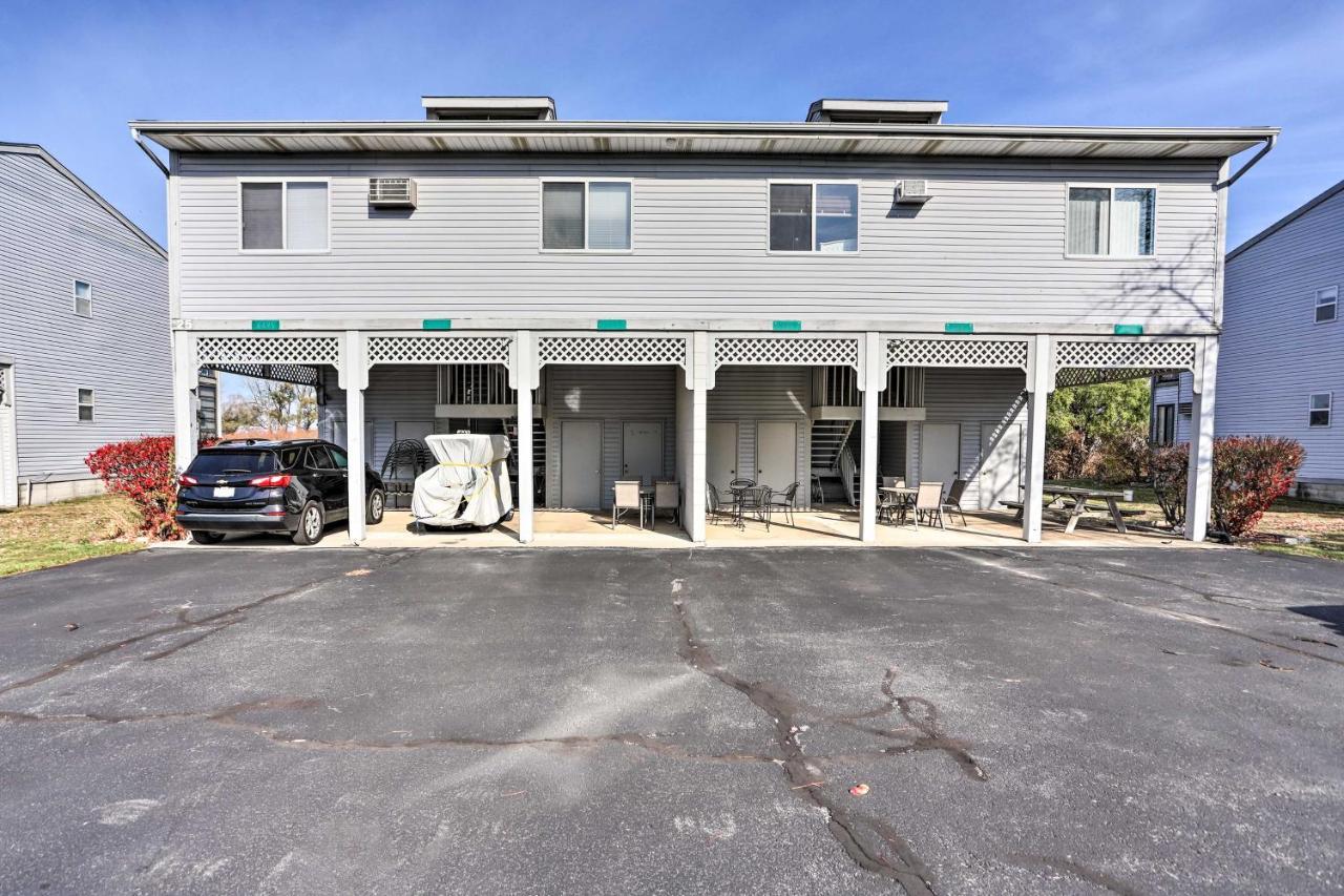 Quaint Couples Escape Pool, Near Erie! * Oak Harbor